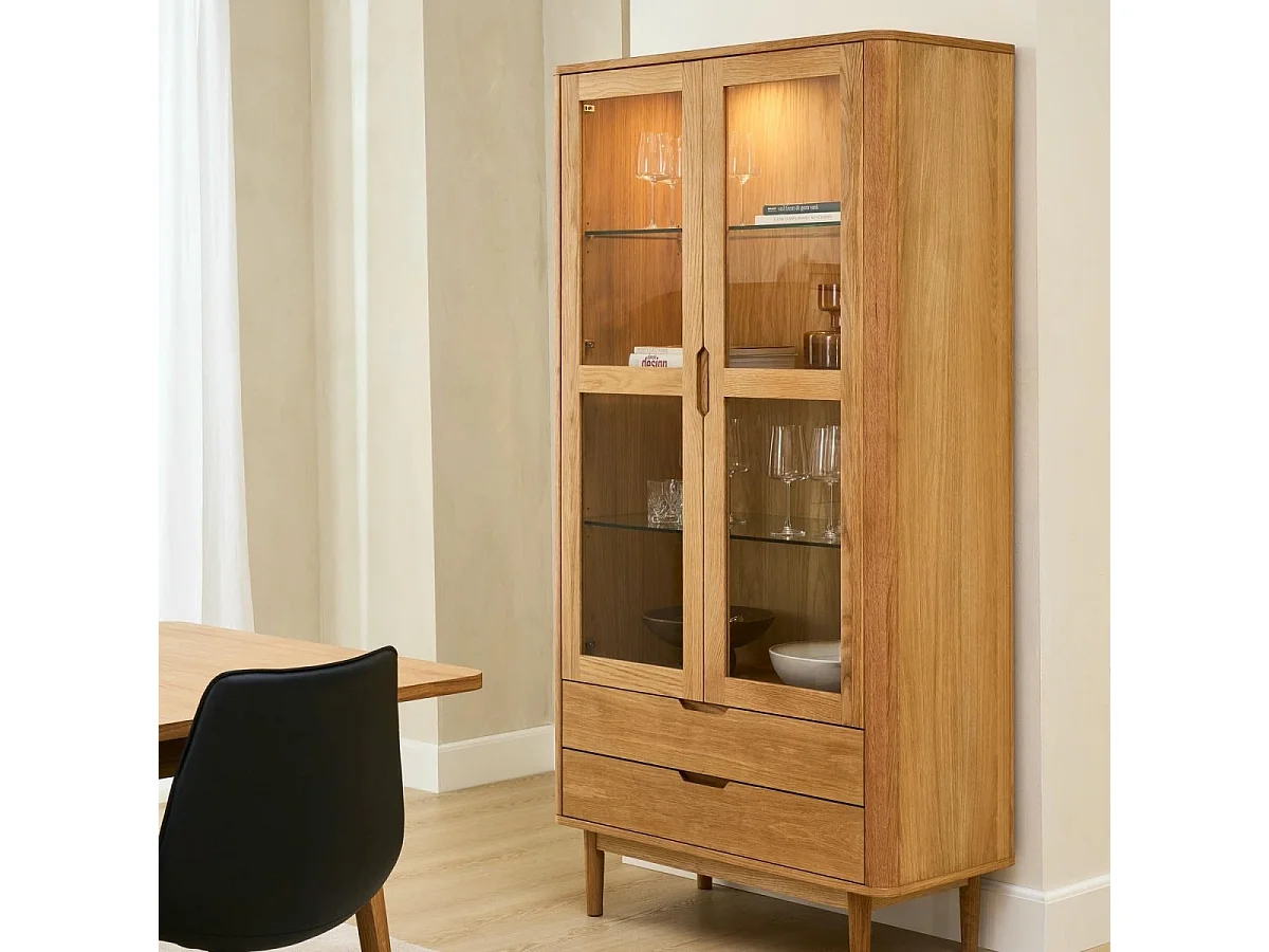 Vitrine avec LEDs Nyborg avec 2 portes et 2 tiroirs - Chêne massif et MDF - huile naturelle