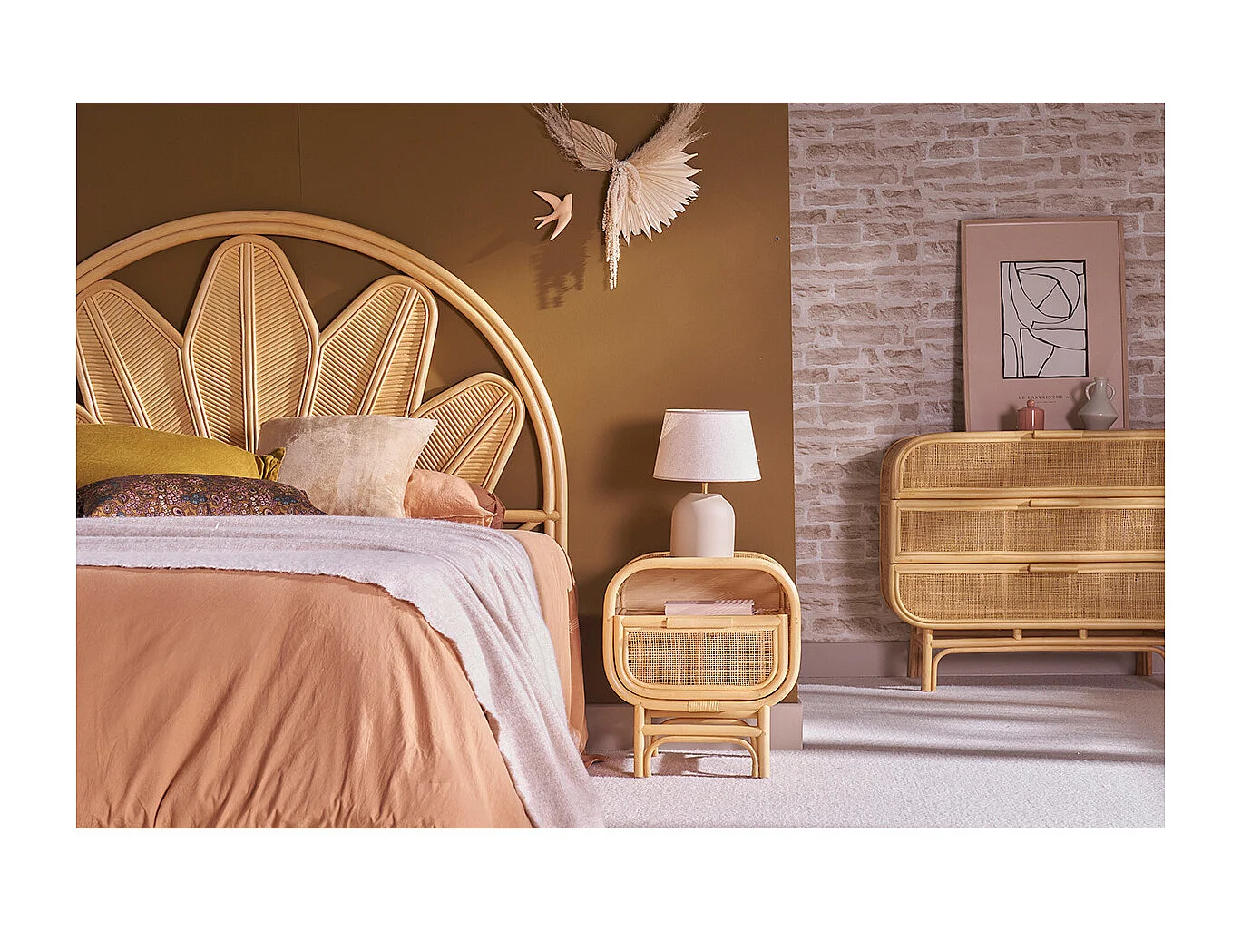 Mesita de noche con cajón de ratán LUWAK