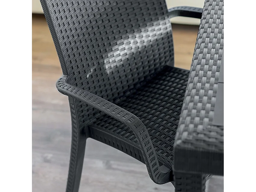 Silla apilable de ratán con reposabrazos para bar y jardín Indiana BICA