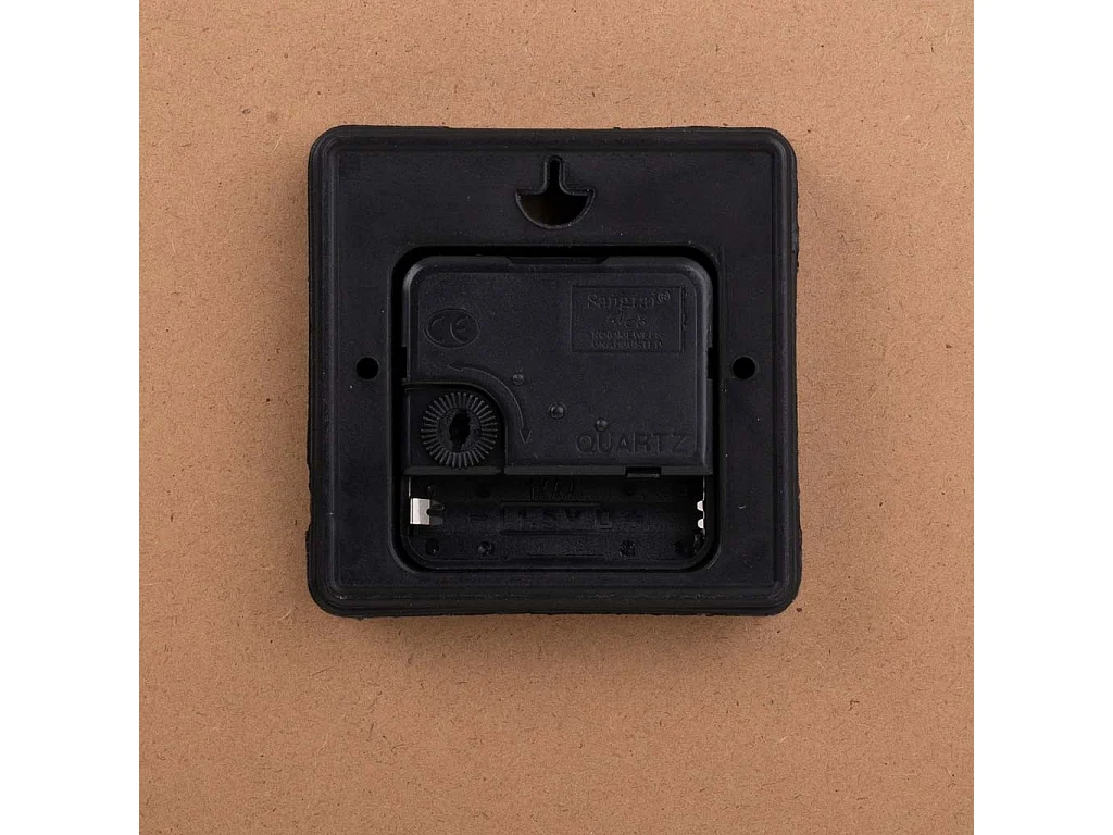 Relógio de madeira azul 60x60x2cm