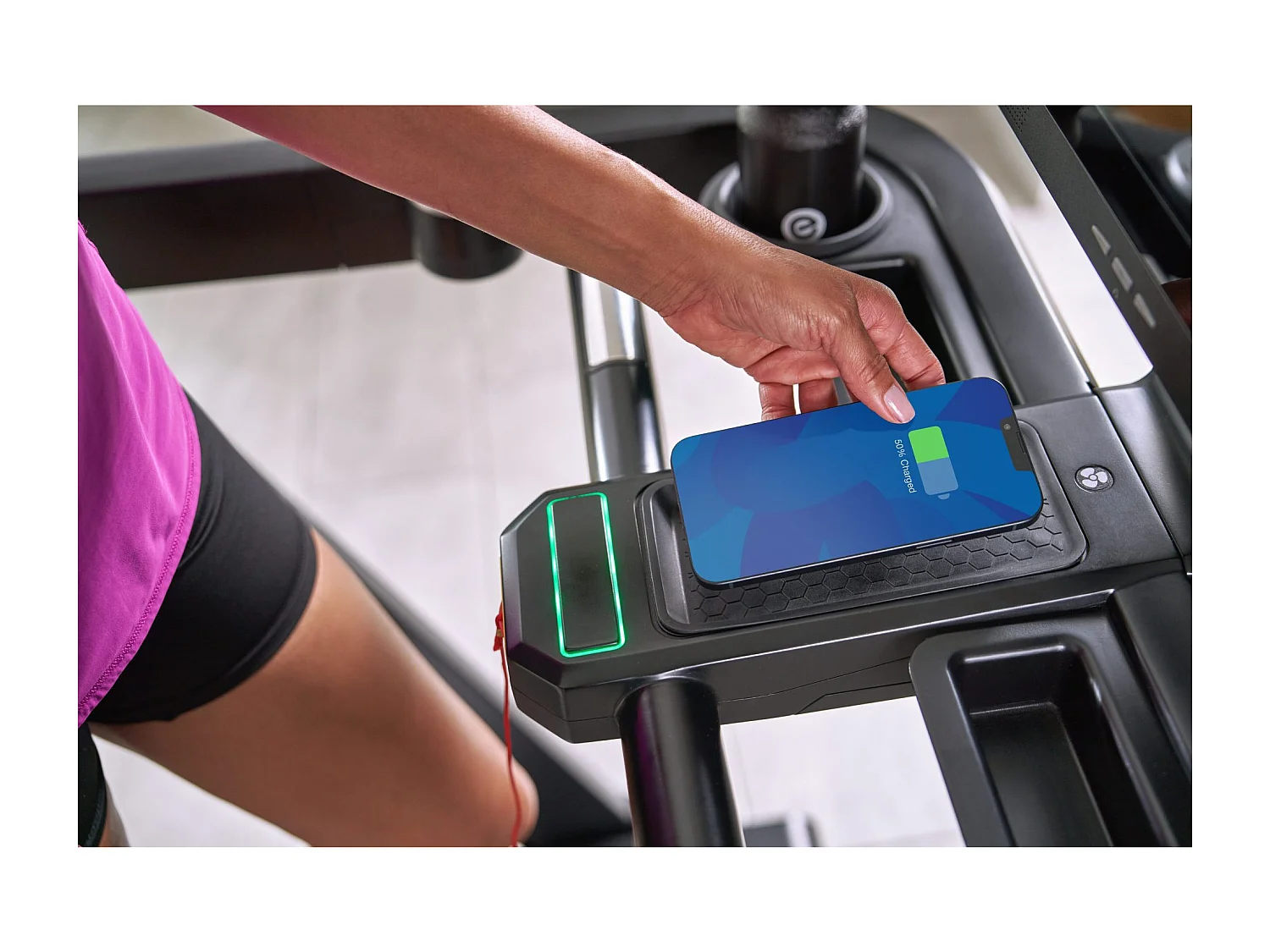 Tapis de course pliable connecté - Modèle STRIDE 8S-22 - ECHELON - Maison/Appartement - Écran HD 22 pouces pivotant