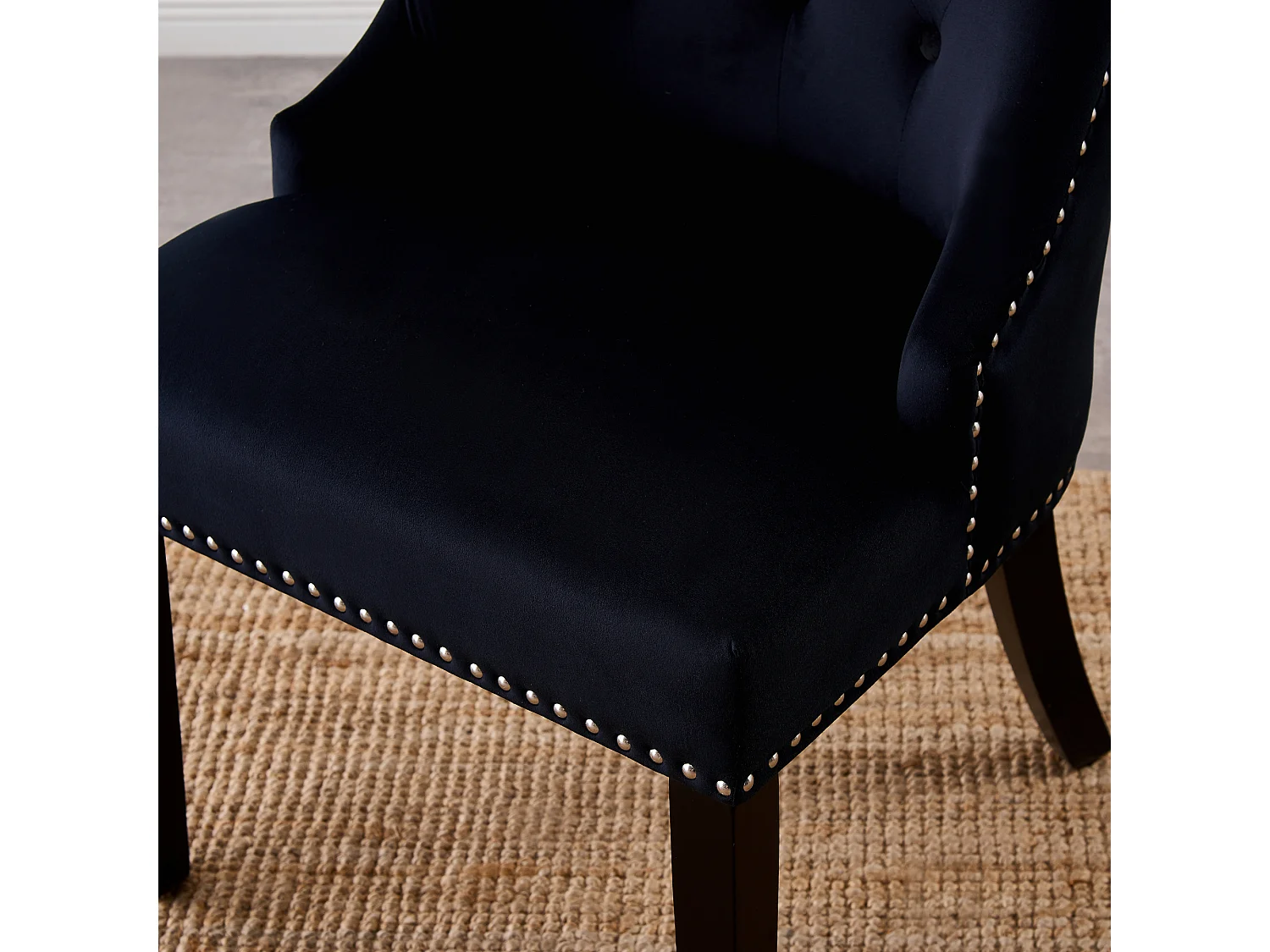 Chaise de salle à manger Windsor simple - Rembourrage en velours moelleux et pieds en bois massif robustes - Parfait pour votre salle à manger et salon - Noir