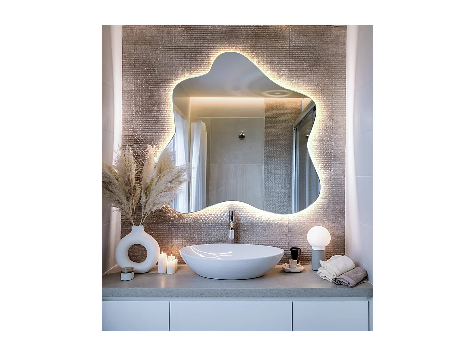 Trendiger asymmetrischer Spiegel mit LED, neutrales Licht, ideal für Badezimmer und Flur - 58 cm x 57,5 cm