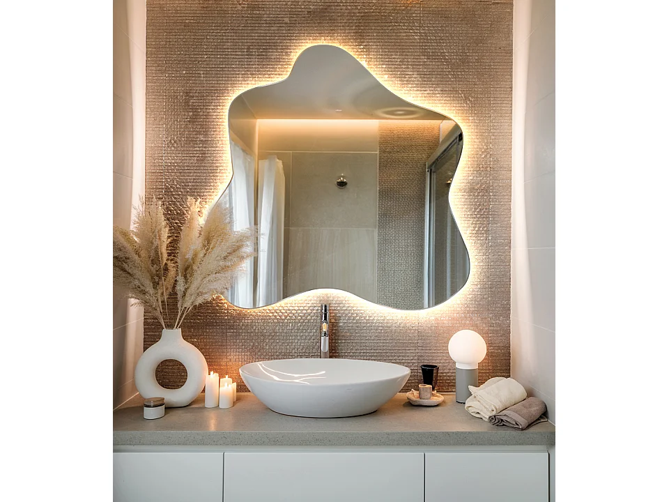 Trendiger asymmetrischer Spiegel mit LED, warmes Licht, ideal für Badezimmer und Flur - 58 cm x 57,5 cm