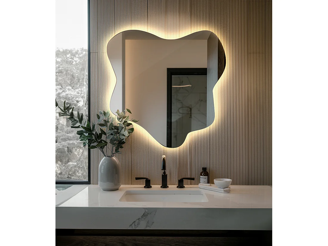 Modernes asymmetrisches Spiegel ohne Rahmen mit integrierter LED-Beleuchtung, warmes Licht, perfekt für Wanddekoration - 48,3 cm x 47,9 cm Asymmetrischer spiegel