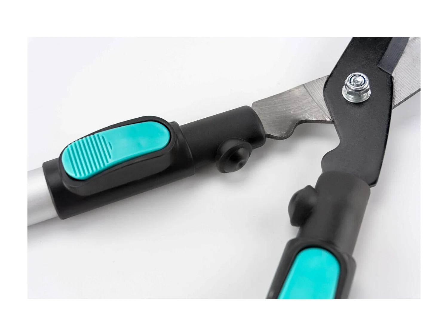 Cisaille à haie lame ondulée - Suan - Manche télescopique - Dimensions : 62-80 x 19-25 x 3 cm