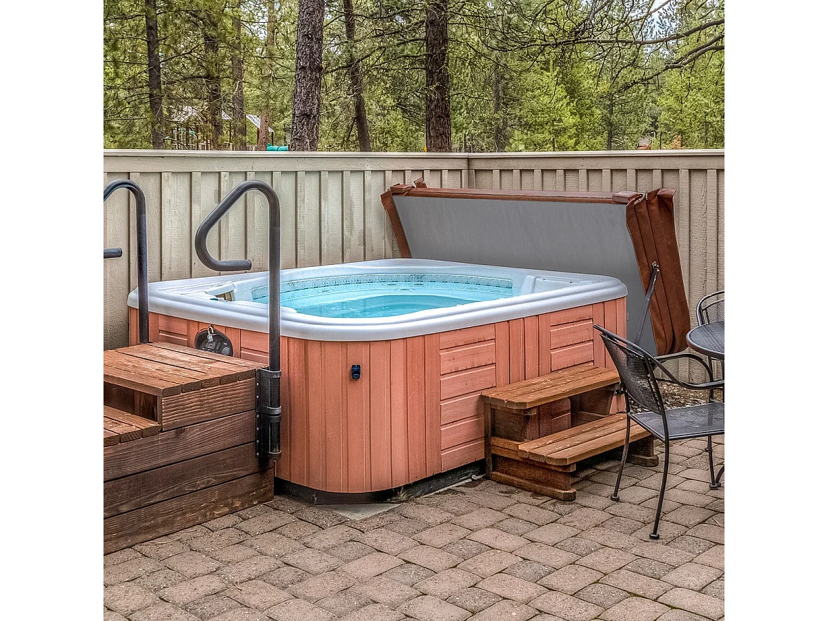 2.2m Hot Tub Spa Cover – Brown