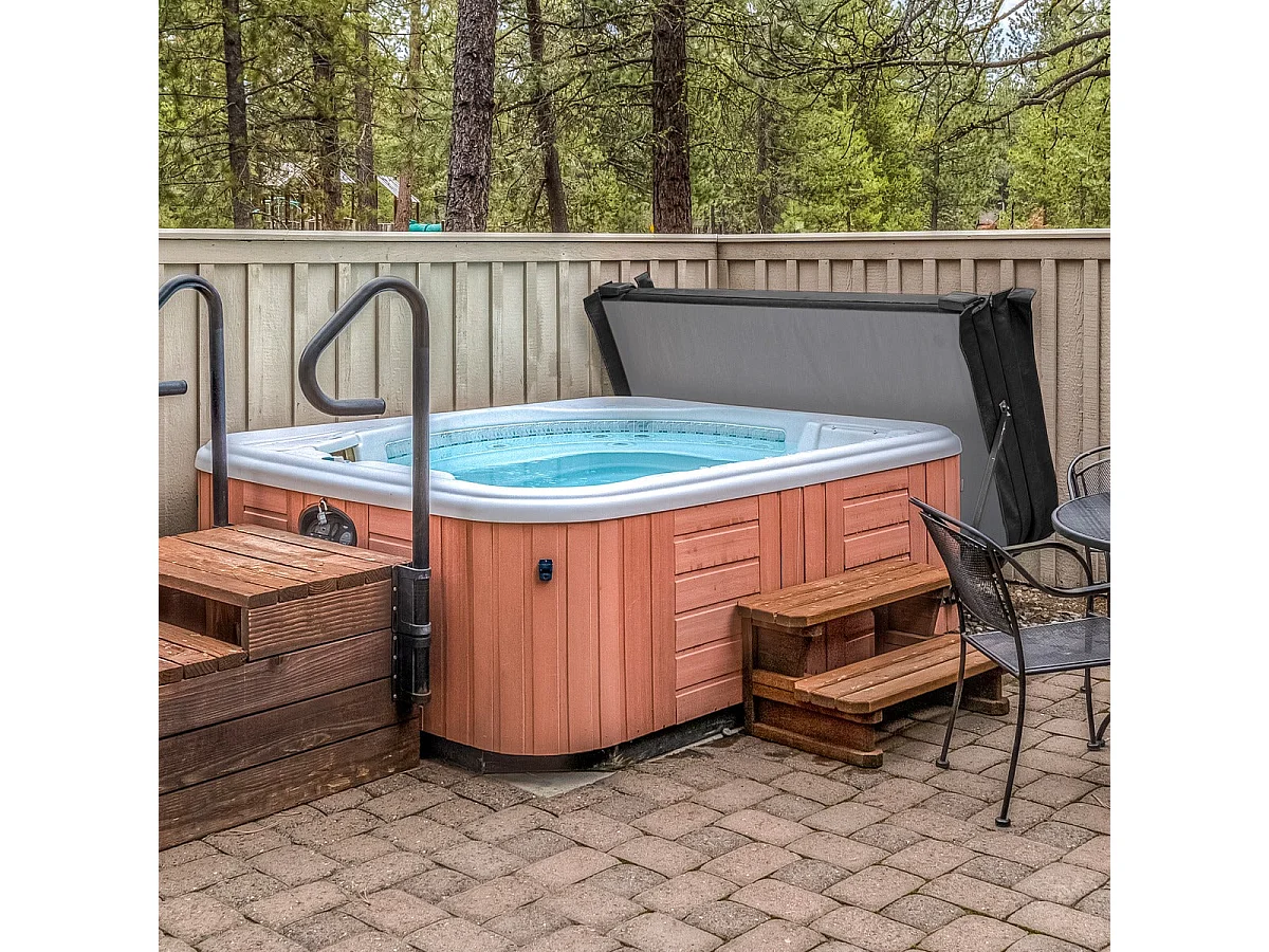 2.2m Hot Tub Spa Cover – Black