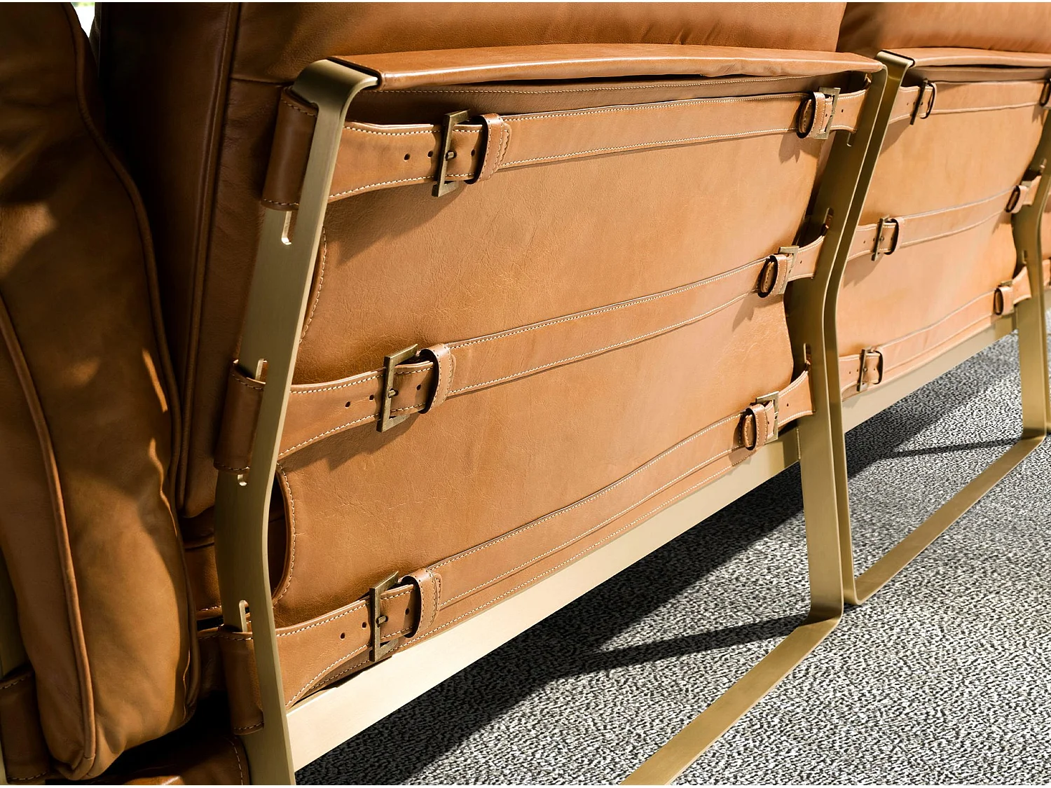 Linker chaise longue bank in camelkleurig leer