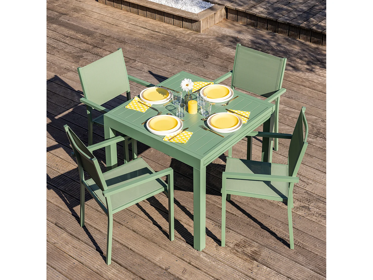 Salon de jardin VENEZIA extensible 90/180 en textilène vert sauge 8 places - aluminium vert sauge - HAPPY GARDEN