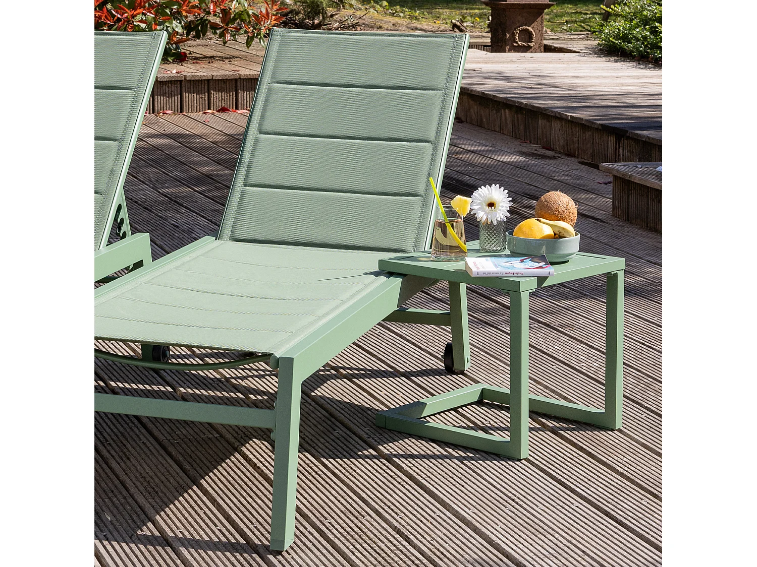 Mesa auxiliar BARBADOS de aluminio verde salvia - HAPPY GARDEN