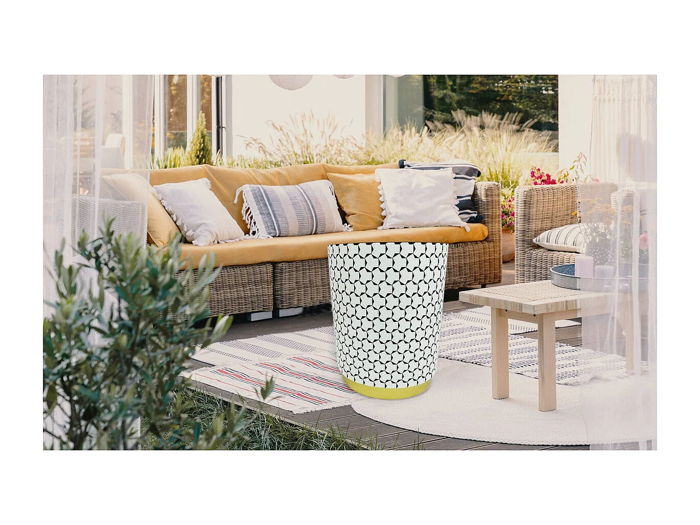 Pouf cylindrique Combino Motif géométrique Noir et blanc pied or