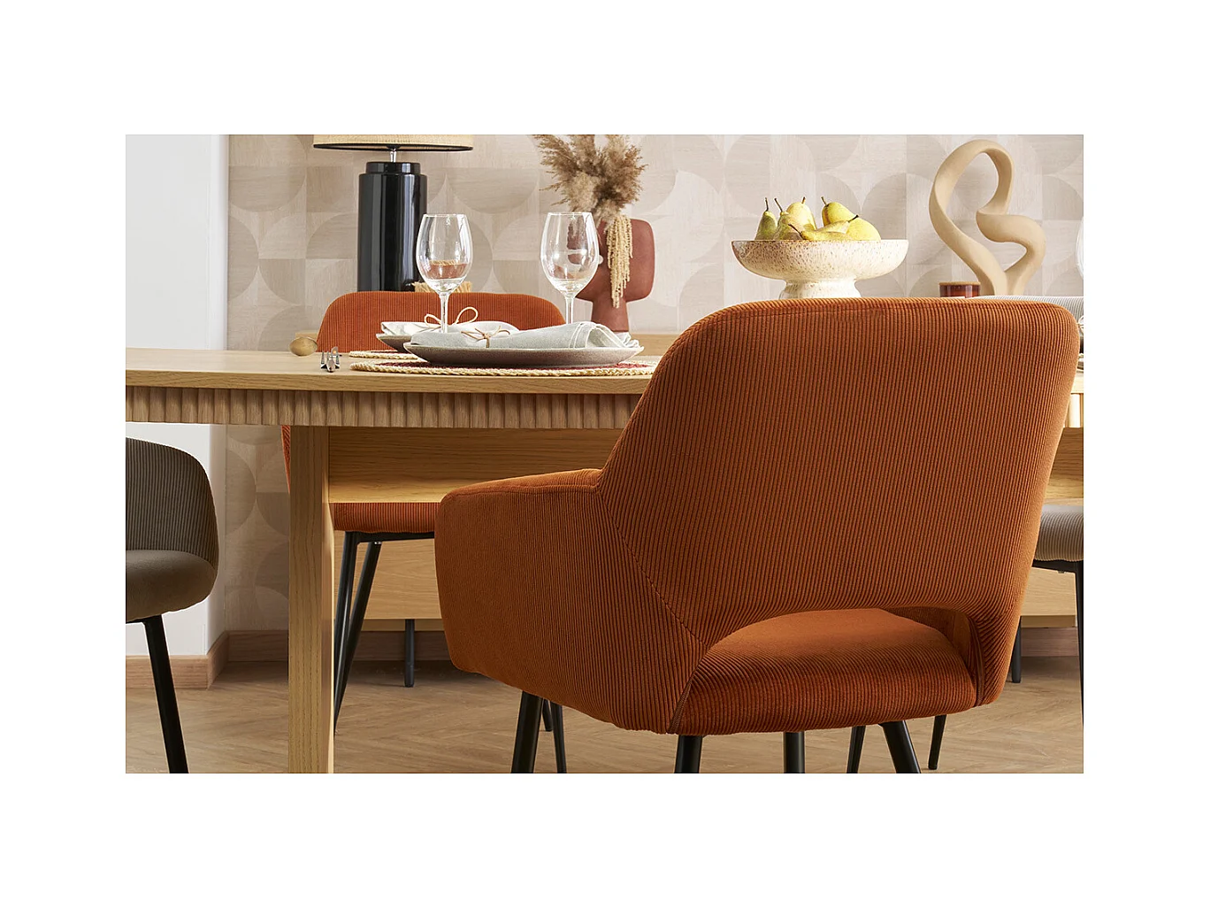 Chaises en tissu velours côtelé terre brûlée et métal noir (lot de 2) LAURETTE