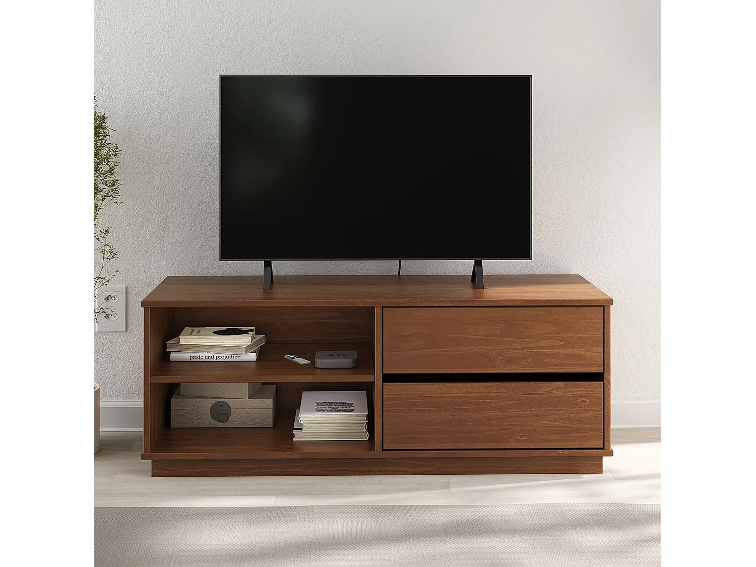 Meuble TV MAITE L 110 cm avec 2 tiroirs et 2 niches en bois massif coloris châtaignier pour télé jusqu’à 47"