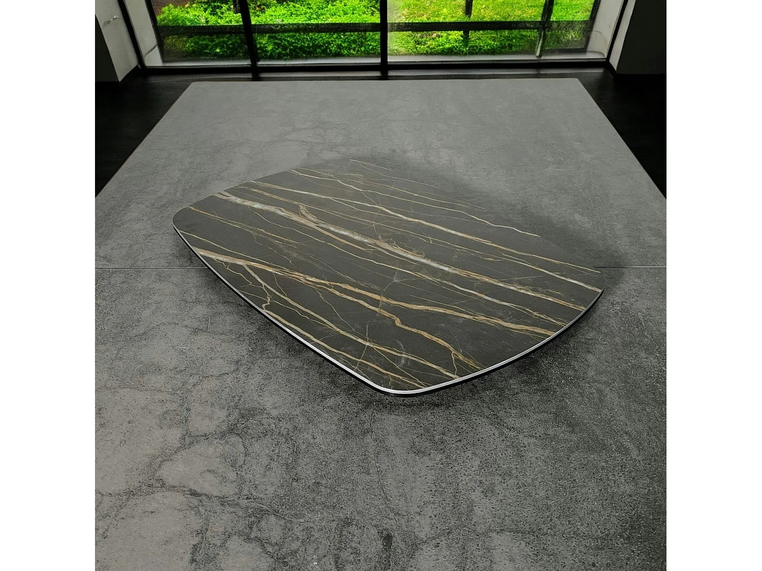 Plateau tournant apéritif en céramique marbrée noir & cuivrée LOMBARDIE