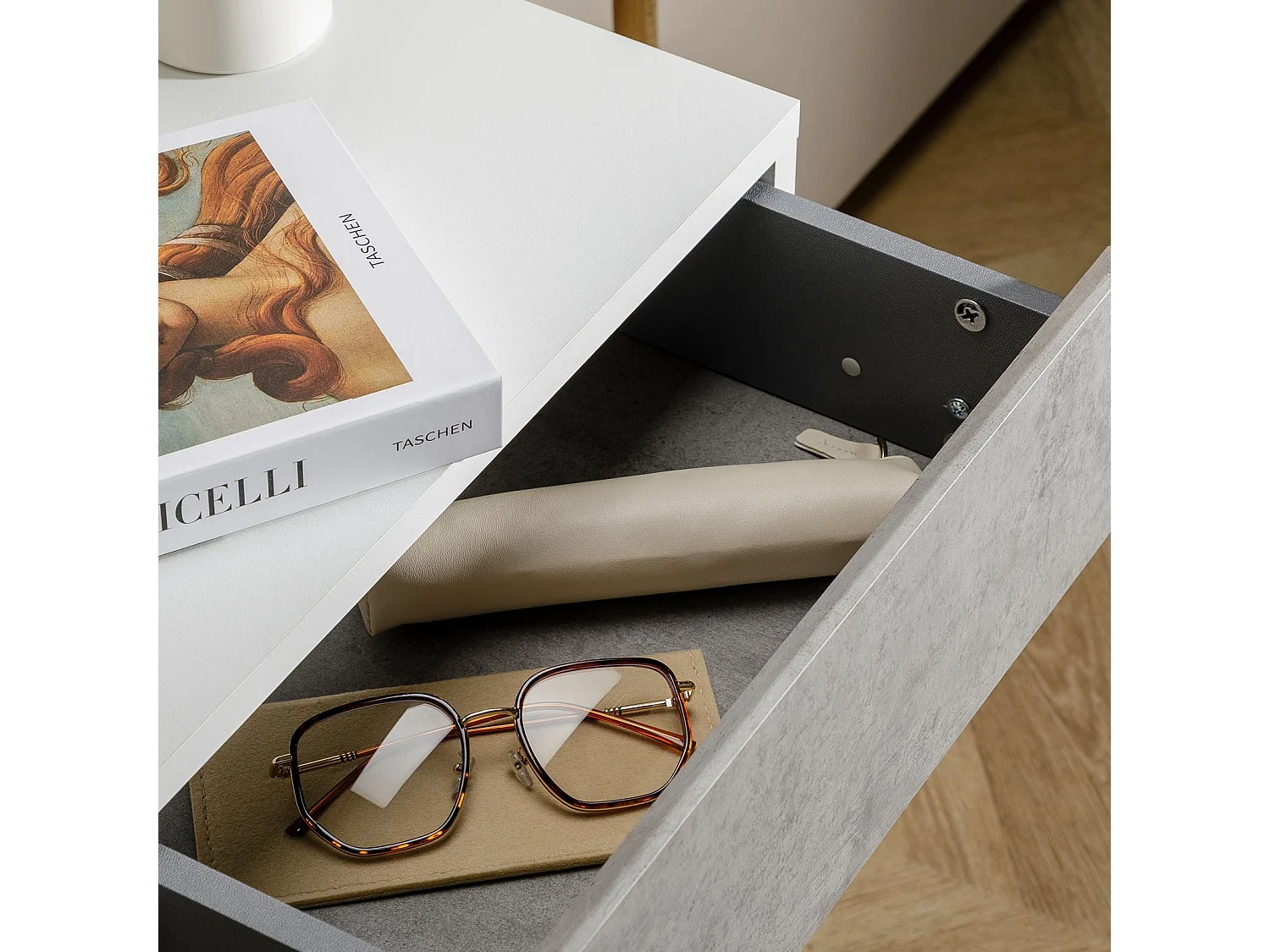 Chevet suspendu OCEANE, en bois blanc et béton étagère murale avec 1 tiroir sans poignée