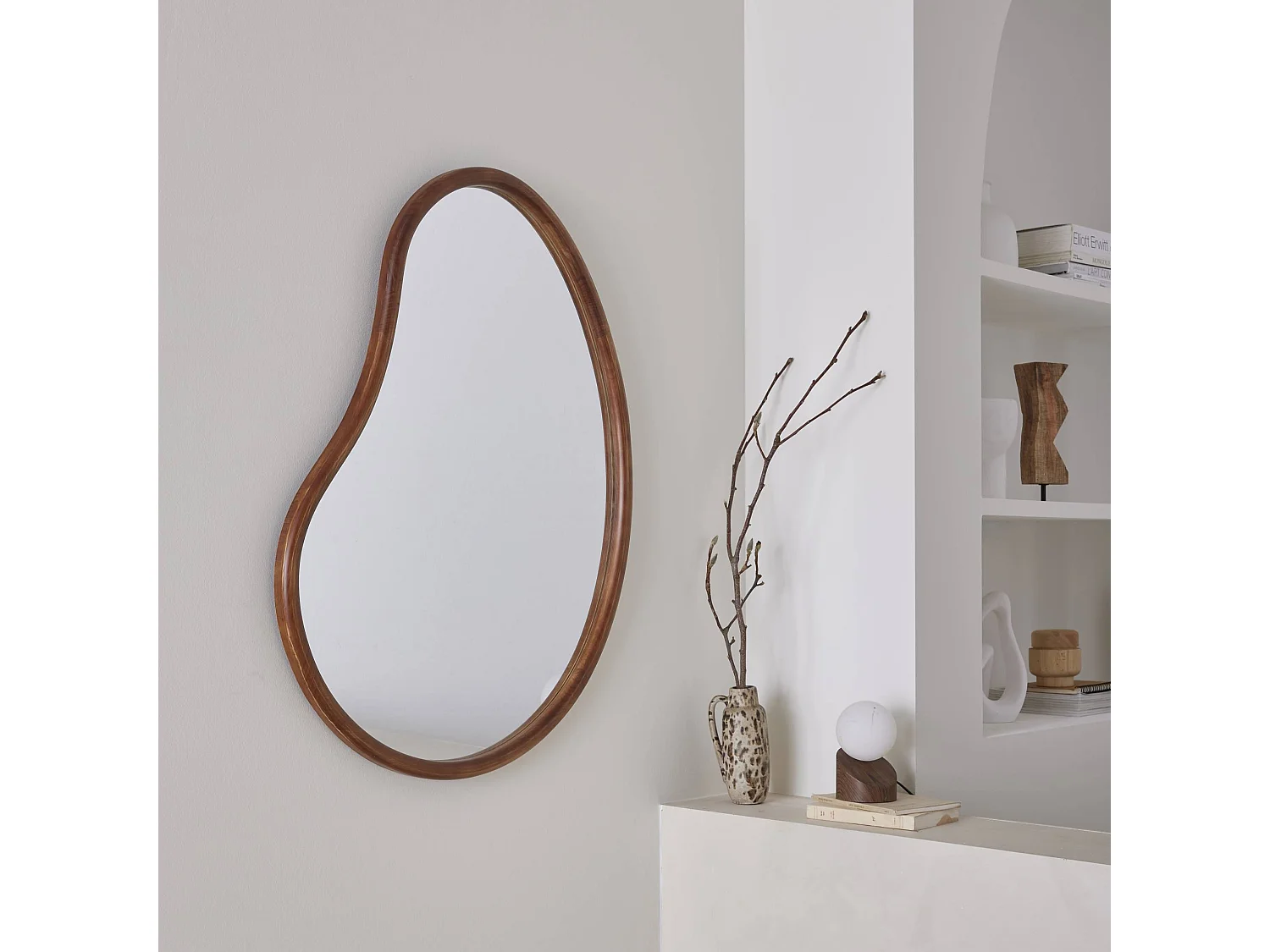 Miroir organique en bois de sapin 95cm épaisseur 3cm coloris noyer idéal entrée. chambre ou salle de bain
