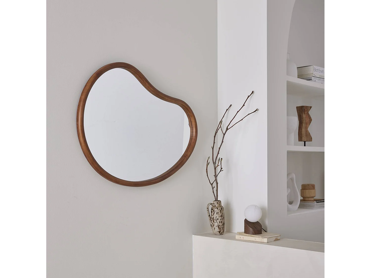 Miroir organique en bois de sapin 85cm épaisseur 3cm coloris noyer idéal entrée. chambre ou salle de bain