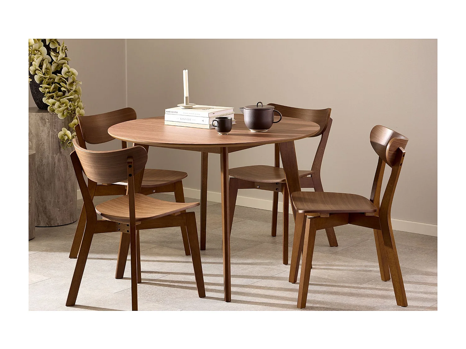 Table à manger ronde en bois D120 noyer 4/6 places - LETA