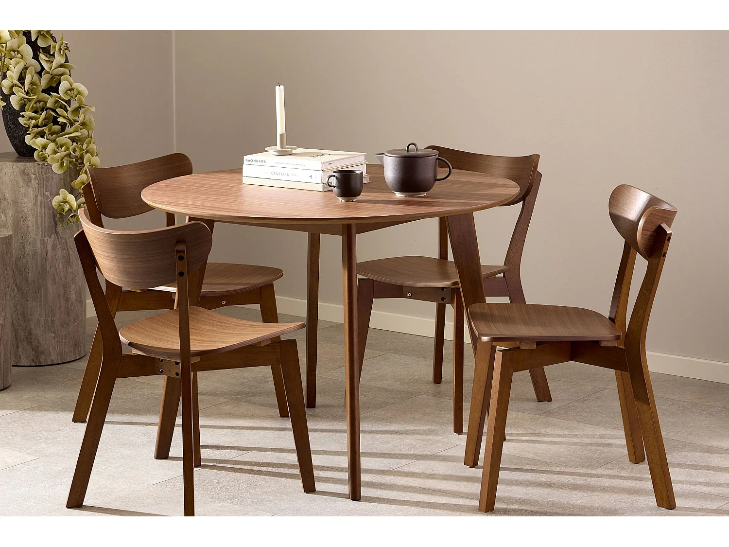 Table ronde en bois noyer D105 + 4 chaises noyer - LETA