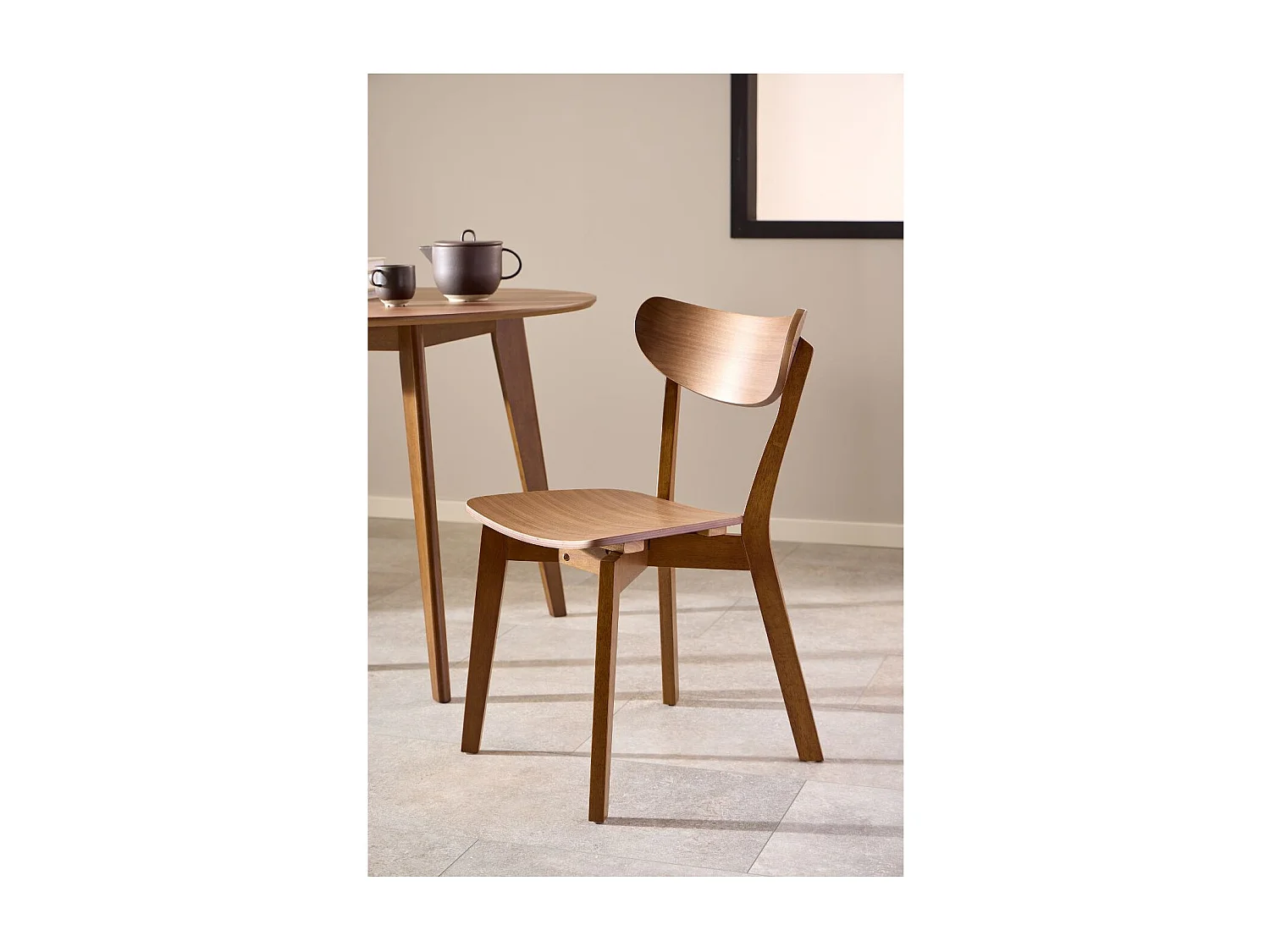 Table ronde en bois noyer D105 + 4 chaises noyer - LETA