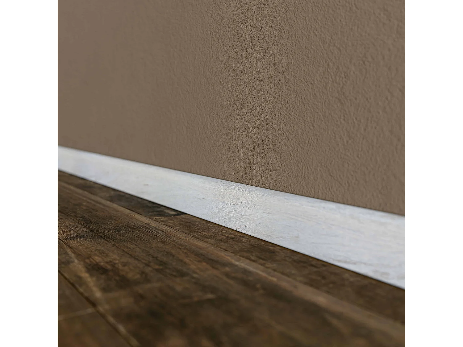 Plinthe Passe-Câble PVC 50 mm - Chêne de Wallonie - 2.60 m, Lot de 5