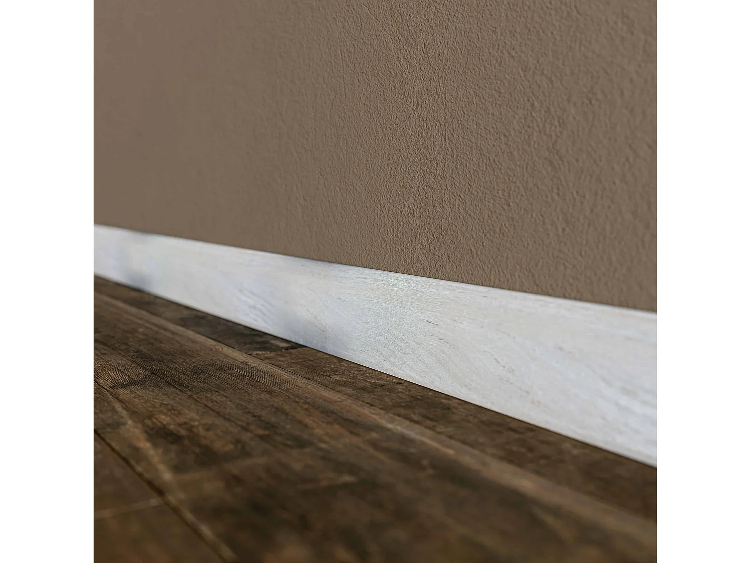 Plinthe MDF 2 m - Chêne Cendré - Lot de 5 - 70 x 10 mm