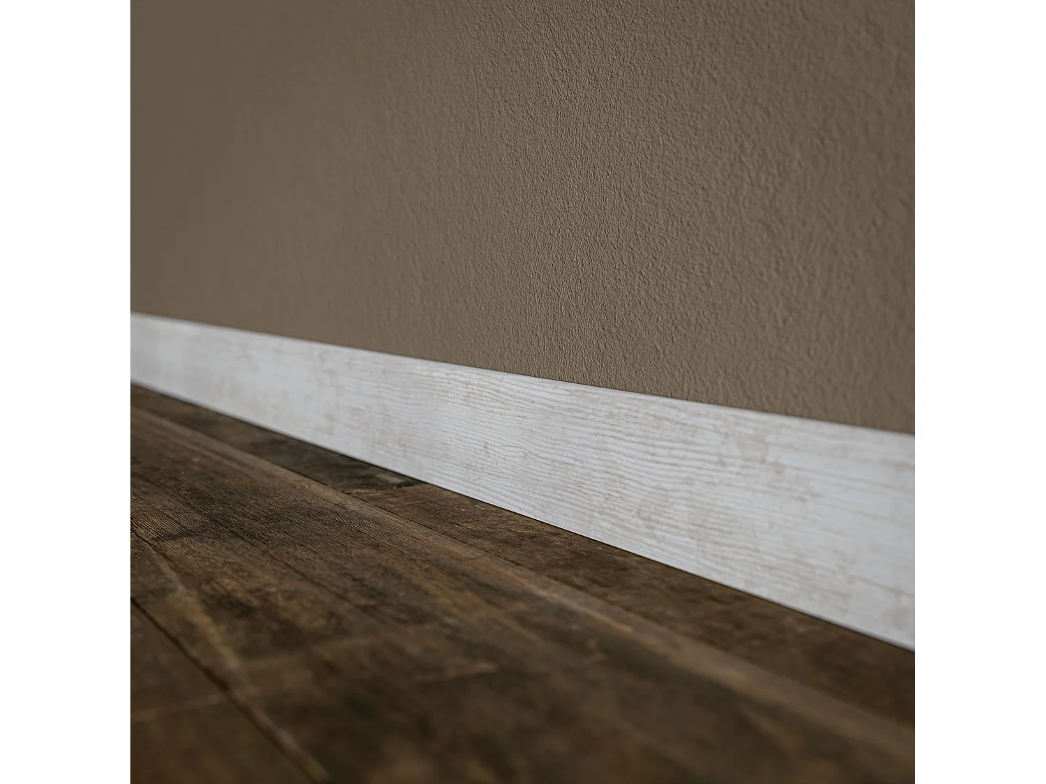 Plinthe MDF 2 m - Frêne Clair - Lot de 5 - 70 x 10 mm