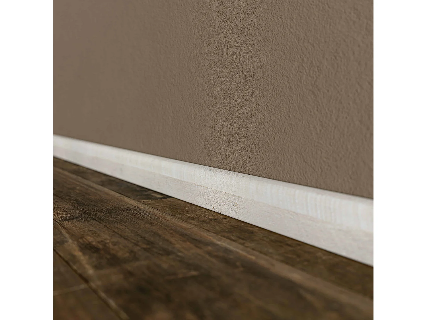 Plinthe Passe-Câble PVC 50 mm - Planche Blanchie - 2.60 m, Lot de 5