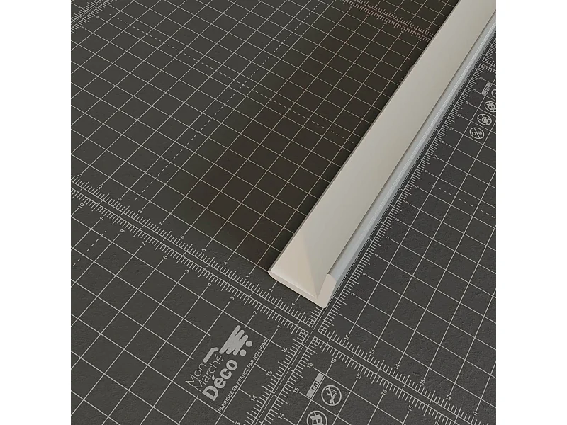 Baguette d'Angle PVC Cellulaire 25 mm - Longueur 2.50 m - Lot de 5 - Gris