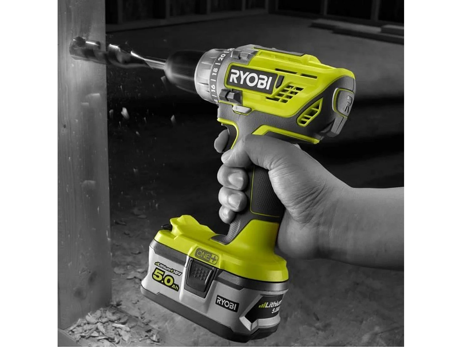 Draadloze boor- en schroefmachine 18V 50Nm Boorkop 13mm RYOBI met 2,0Ah accu en snellader