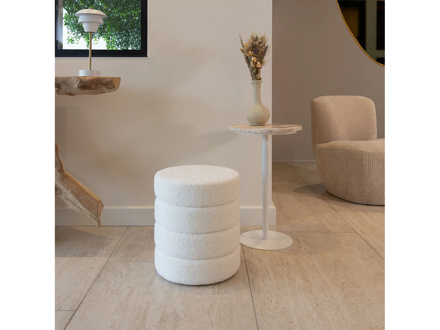 Now's Home - Pouf Tissu Teddy Blanc Structure En Bois 35x35x40cm Malo