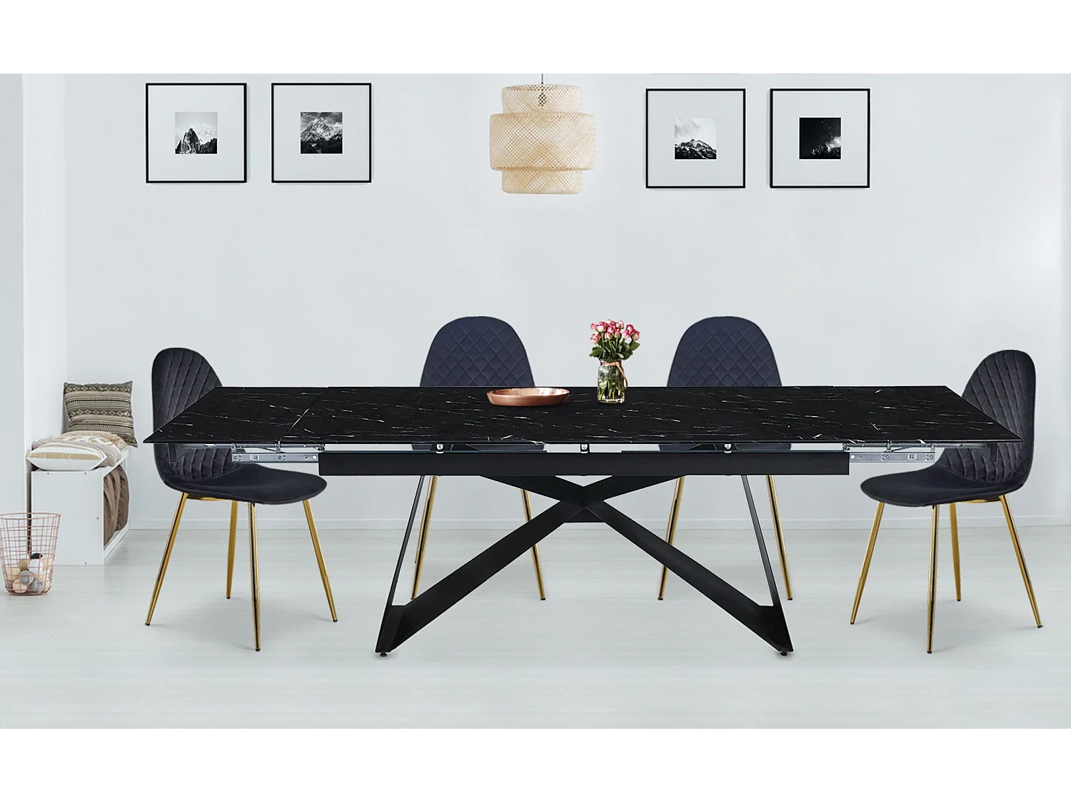 Table à manger extensible Mogarie en Verre effet marbre noir et pieds Métal Noir