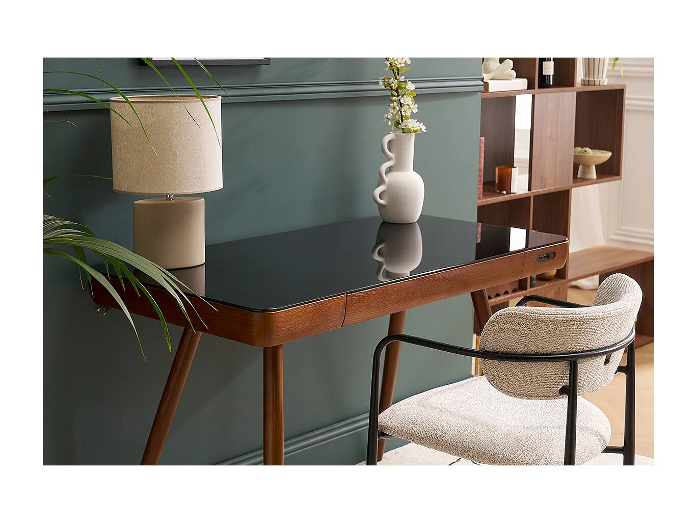 Lámpara de mesa de cerámica color topo mate con pantalla de lino natural TIGA