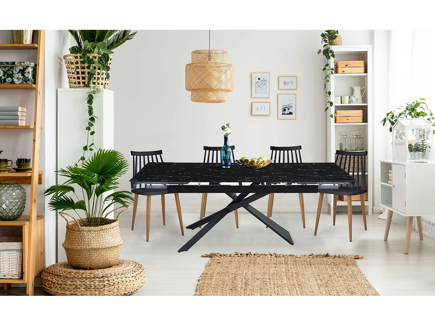 Table à manger extensible Ismael en Verre effet marbre noir et pieds Métal Noir