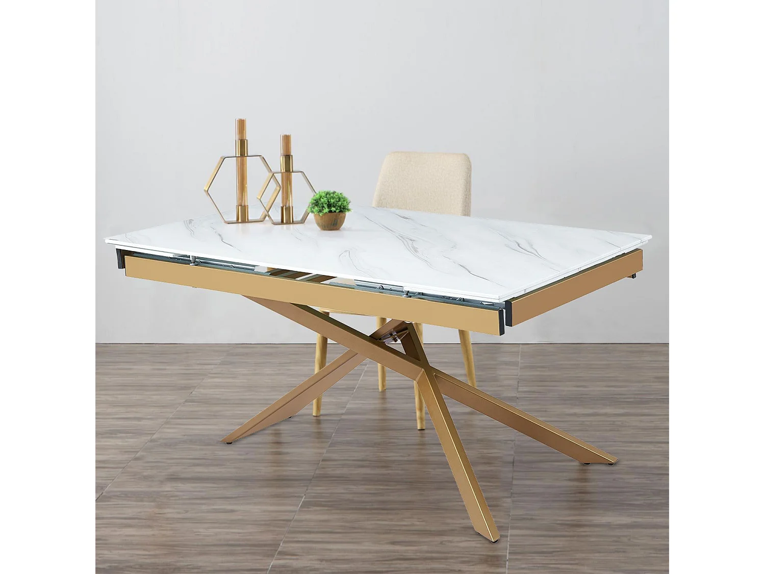 Table à manger extensible Ismael en Verre effet Marbre Blanc et pieds Métal Or