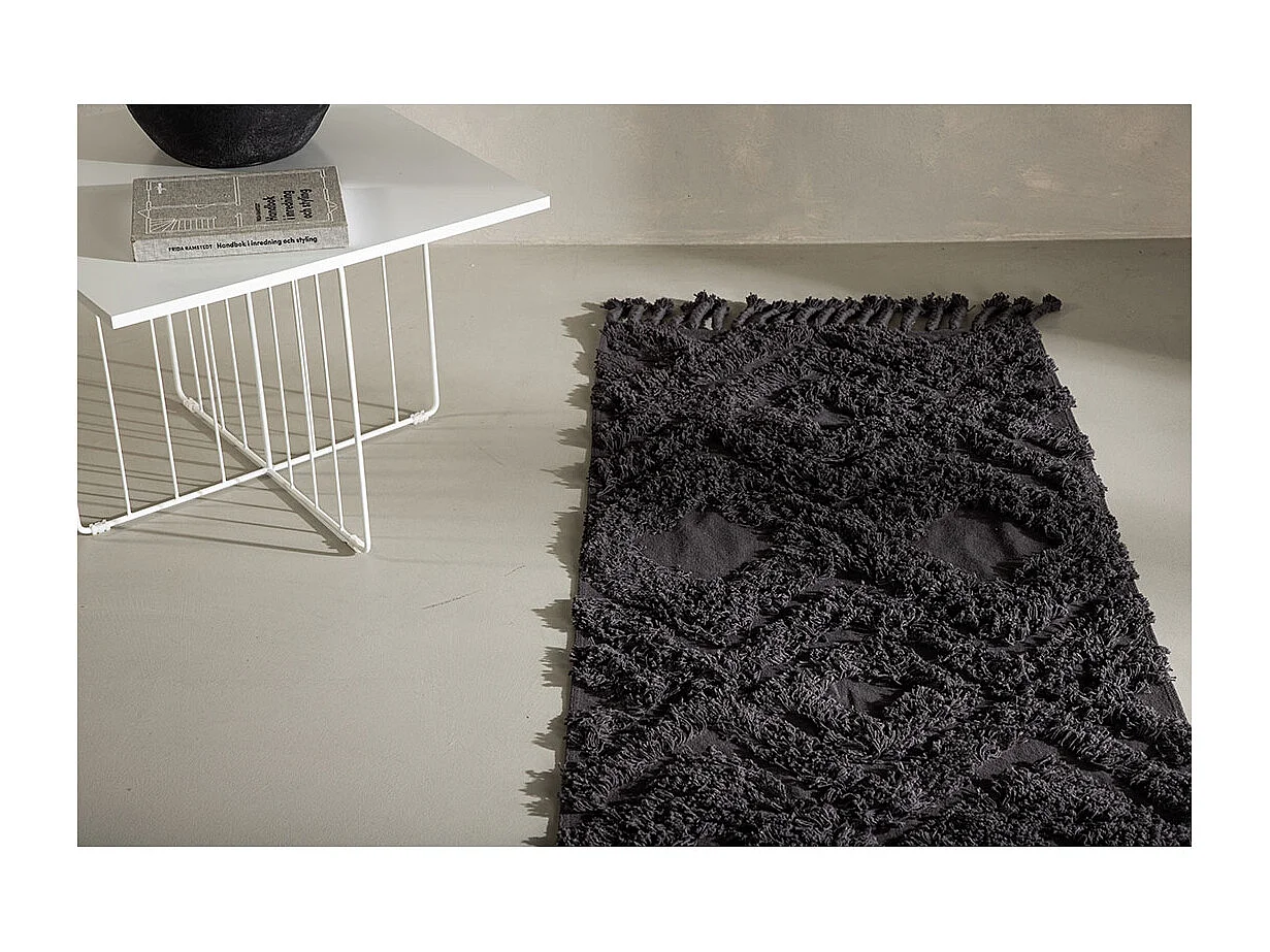 Hilma tapis 200x70cm gris foncé.