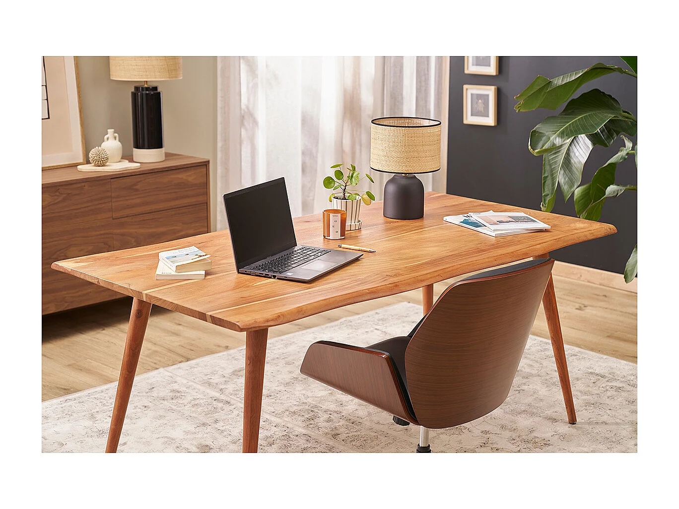 Sedia da ufficio girevole 360° nera design, legno scuro e metallo nero MARLOW