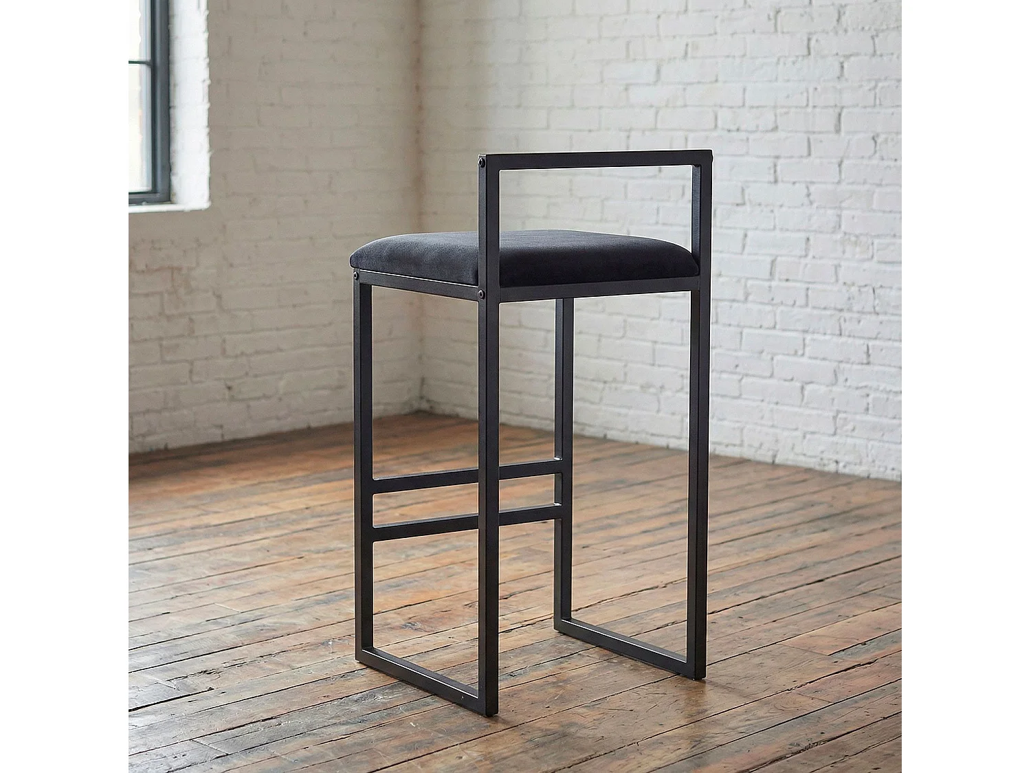 Barhocker aus schwarzem Metall Drakkar Noir und Schwarzem Samt Bequem und Elegant