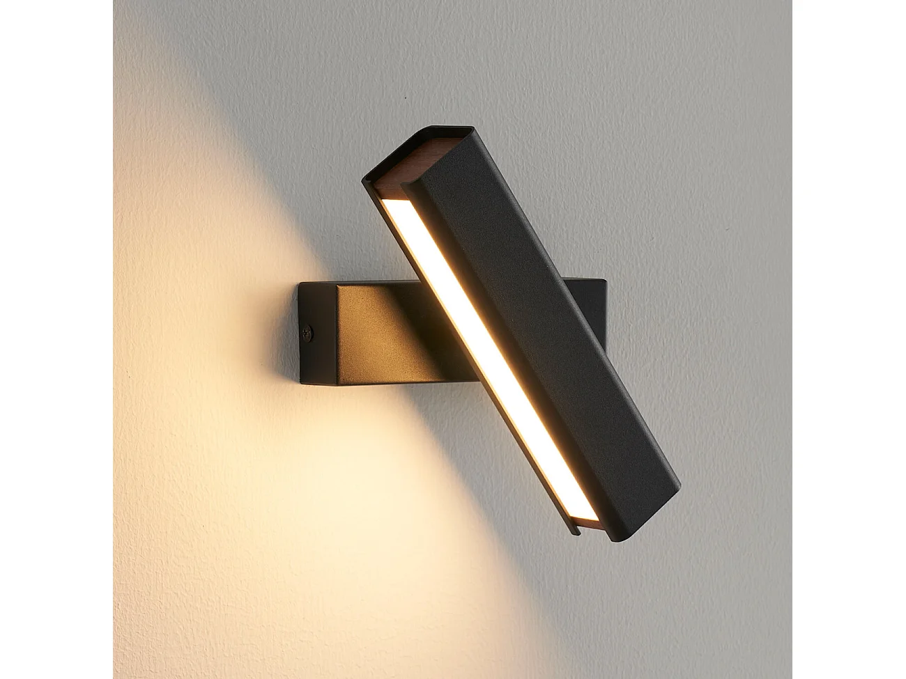 Applique murale pivotante noire LED - Salvi