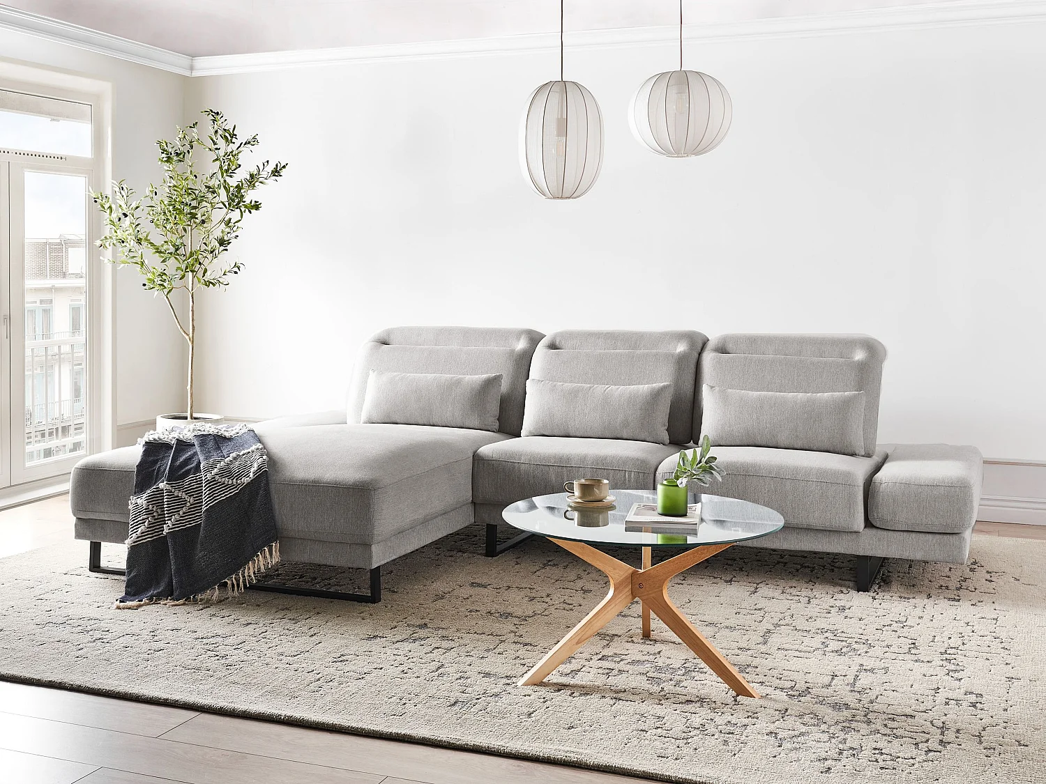 Canapé d'Angle à gauche en Tissu Rembourré Pieds en Acier Accoudoirs et Dossier Réglables Meuble de Salon Gris Clair Ikast