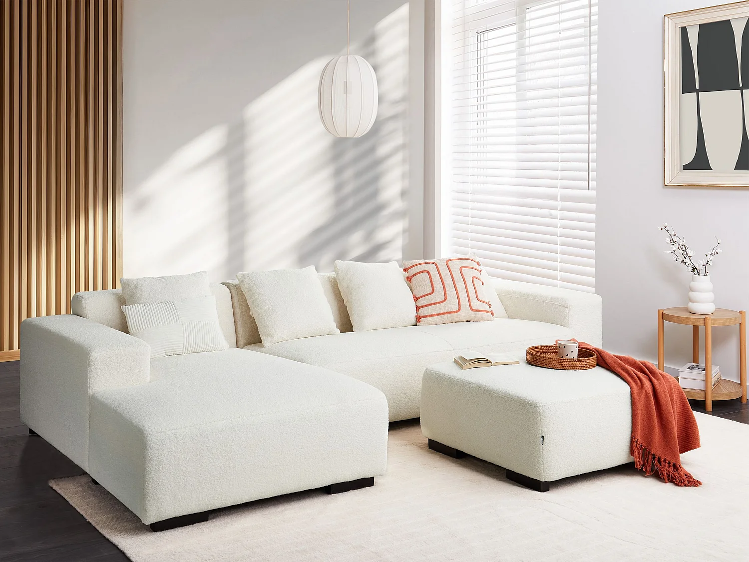 Ecksofa LUNGO Bouclé Weiss mit Ottomane 4-Sitzer rechtsseitig