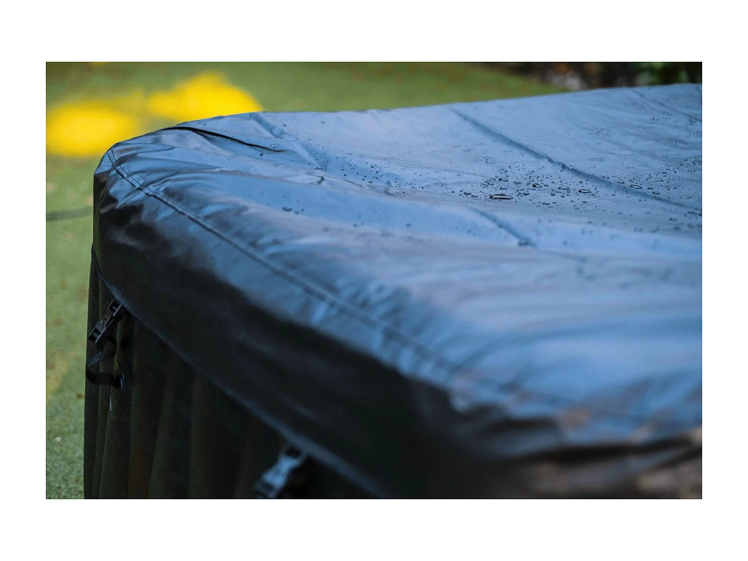 Ospazia Spa gonfiabile quadrata a 6 posti - - Dimensioni: 185 x 185 cm - Filtro e copertura inclusi