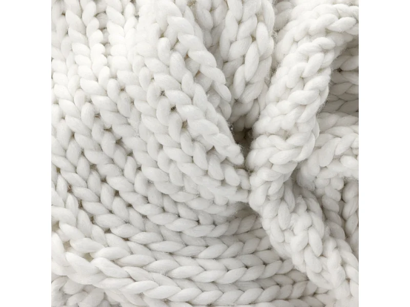 Kate è a quadri bianchi.