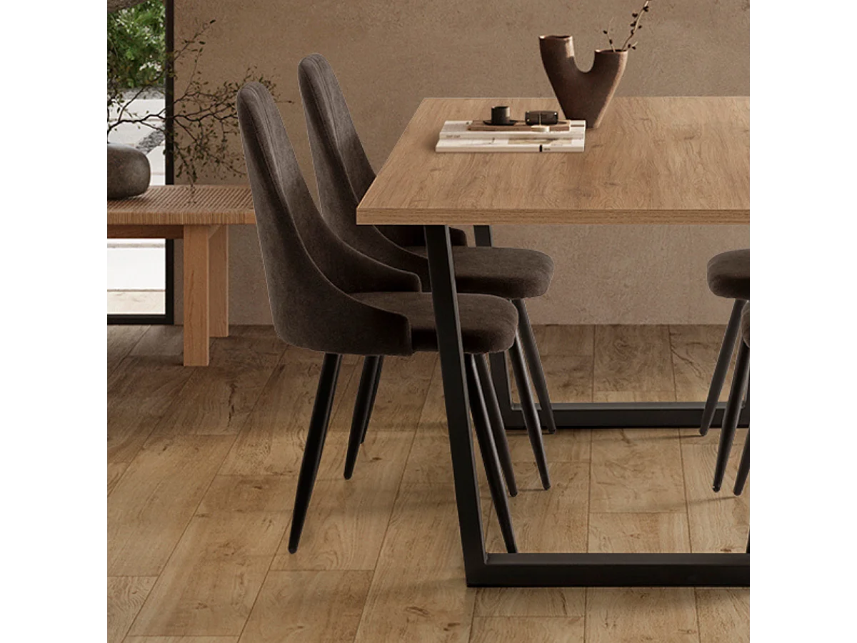 Conjunto de 4 cadeiras em tecido e pernas de metal preto 44x44 h91 cm