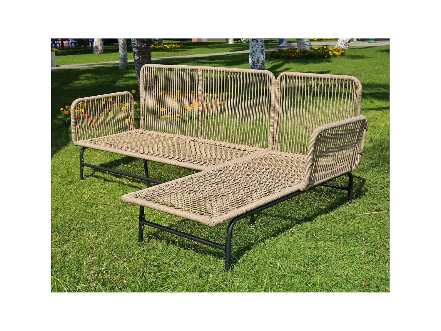 Metalen tuinmeubels - met 8 cm beige kussens en rugleuning - 2 -seater bank + rechter meridian + salontafel