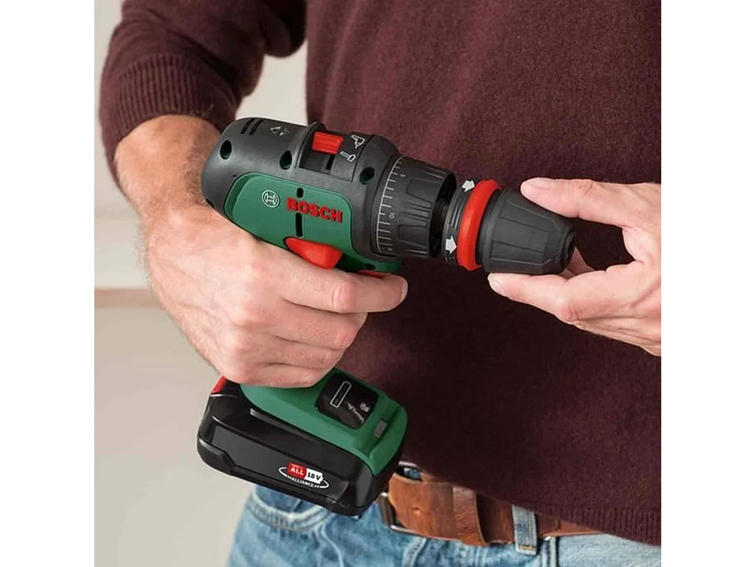 Trapano a percussione senza spazzole a batteria Bosch