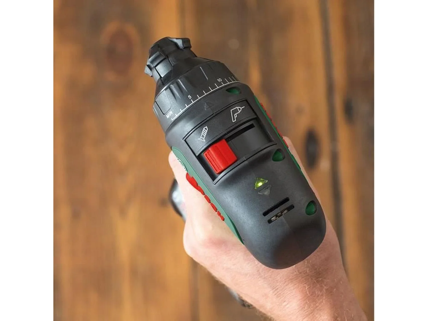 Trapano a percussione senza spazzole a batteria Bosch