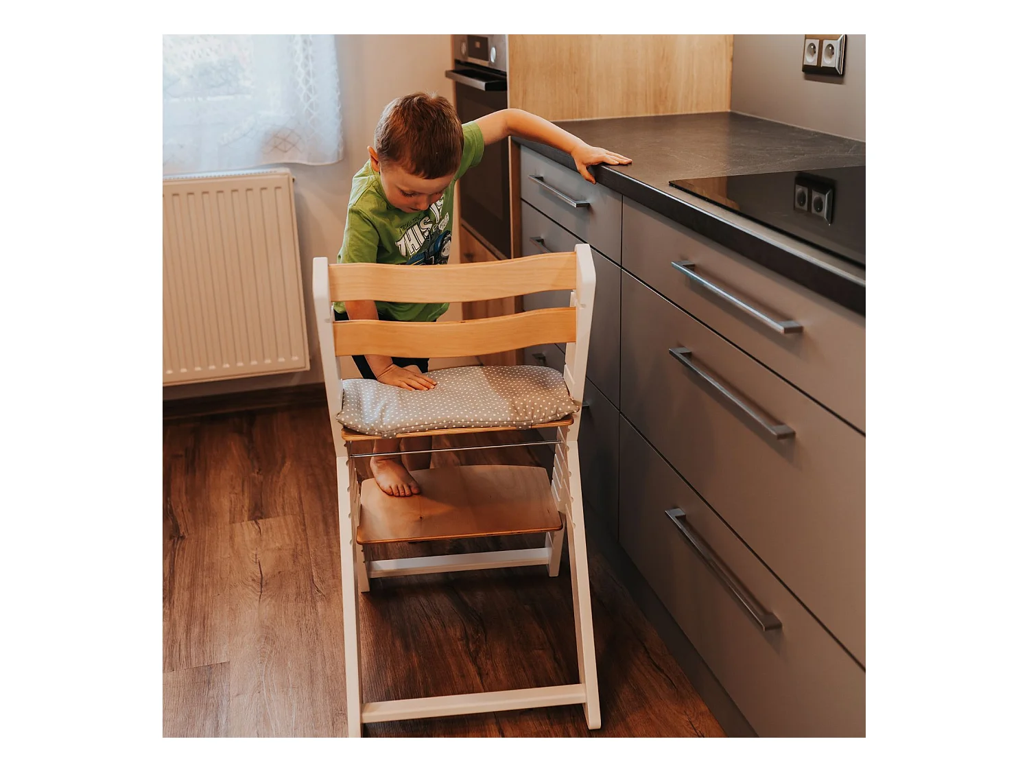 Chaise haute évolutive LUCA naturel et blanc