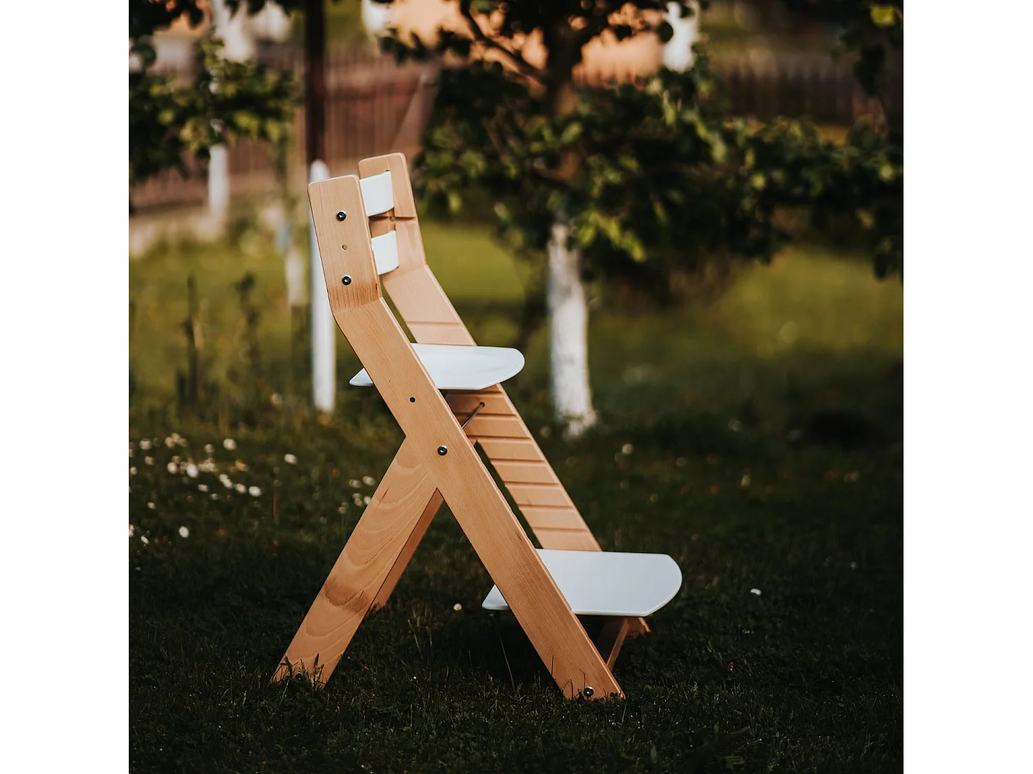 Chaise haute évolutive LUCA naturel et blanc